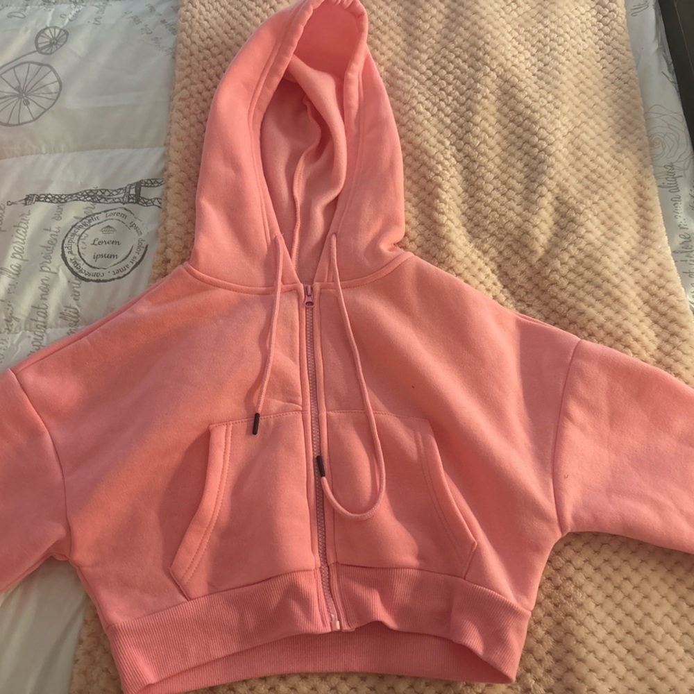 Hello I am selling this jacket and pants they are from a boutique in my area
